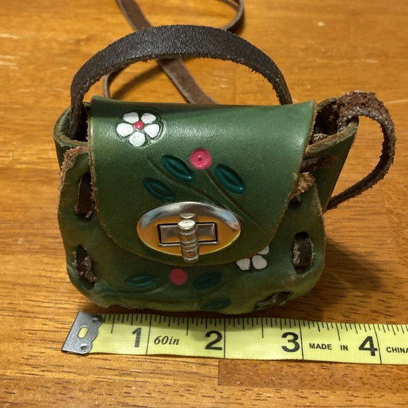 Vintage Mexico Mini Tooled Leather Coin Purse Floral Green Small Handbag Strap - Picture 10 of 10
